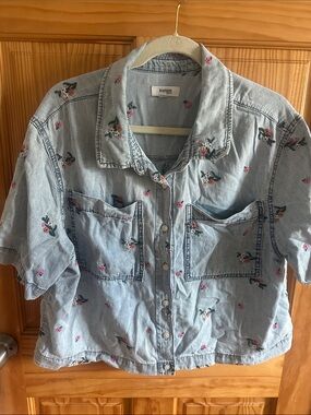 Kensie Light Wash Denim Short-Sleeve Embroidered Shirt